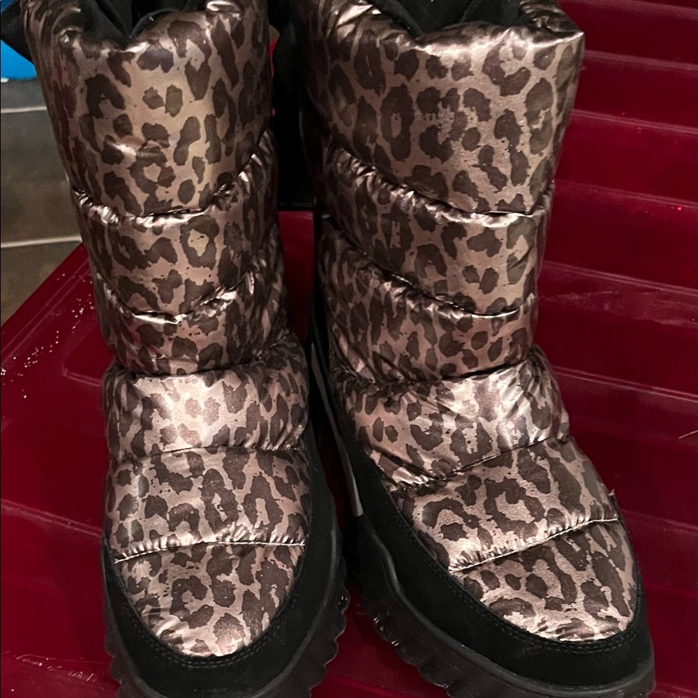 Kate Spade Frosty Leopard Winter Boots with Bow, worn twice